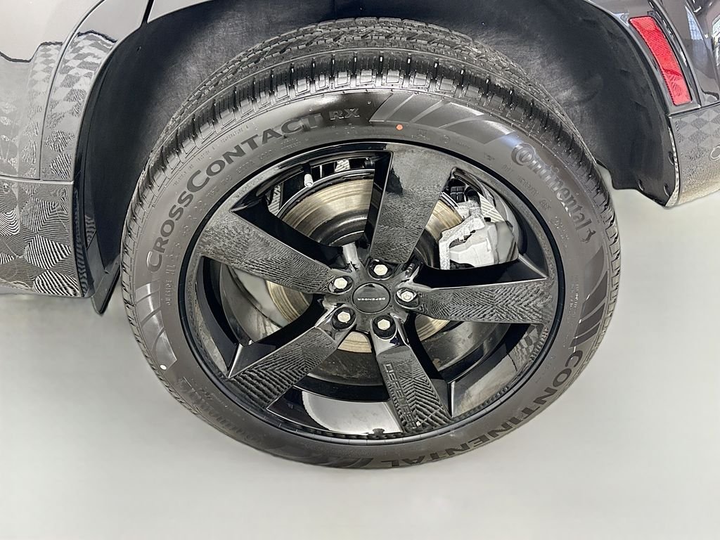 New 2026 Santorini Black Land Rover X-Dynamic SE image 26