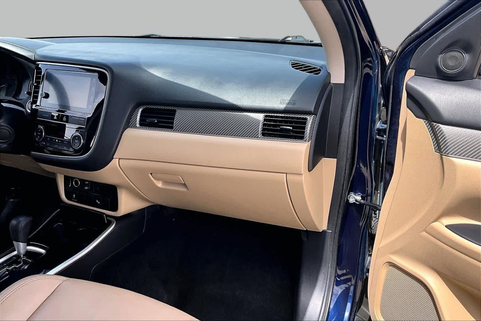 Used 2019 Cosmic Blue Metallic Mitsubishi SEL image 19