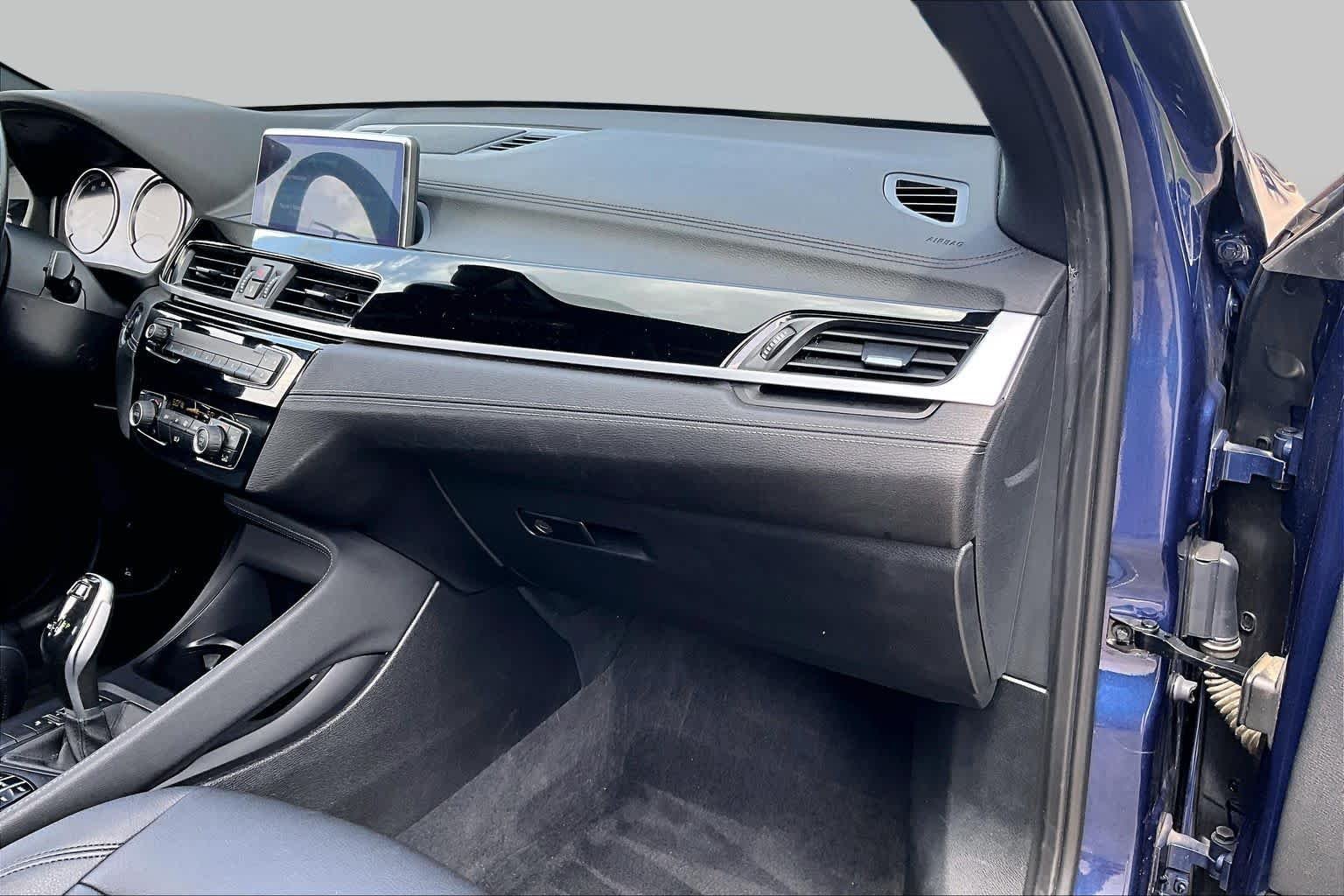 Used 2021 Phytonic Blue Metallic BMW sDrive28i image 17