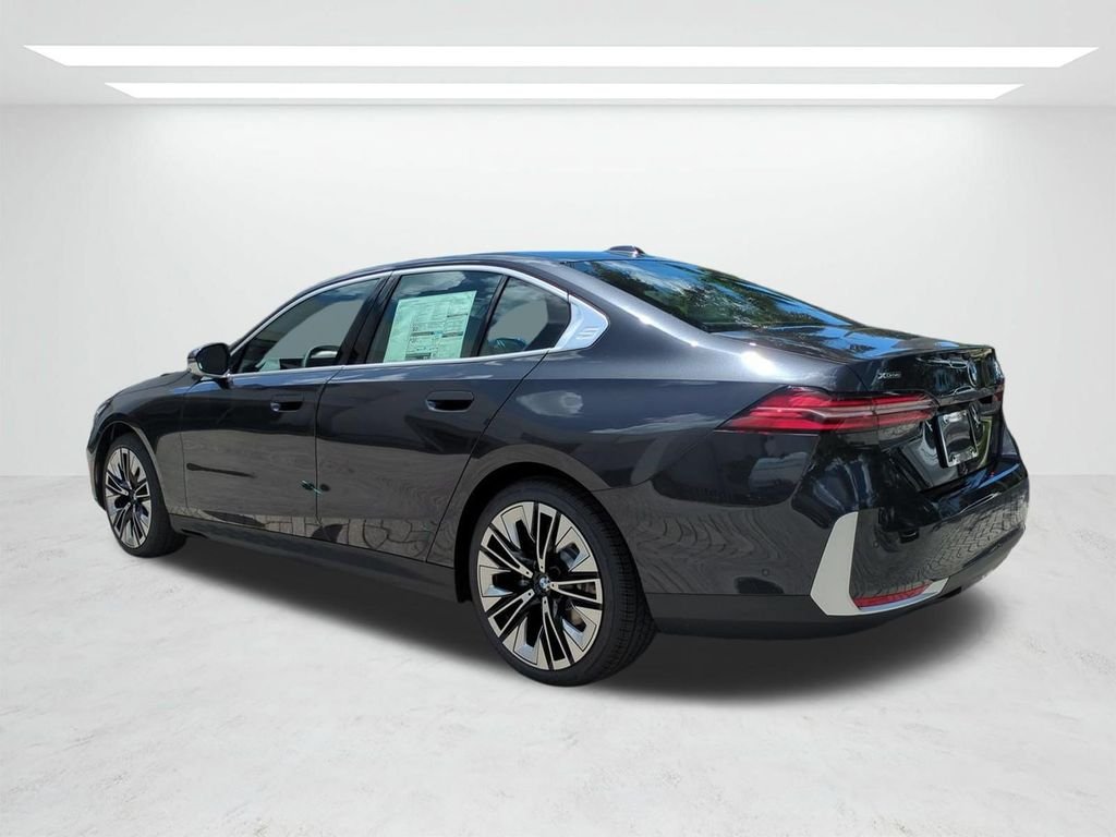 New 2027 Dark Graphite Metallic BMW 530i xDrive image 6