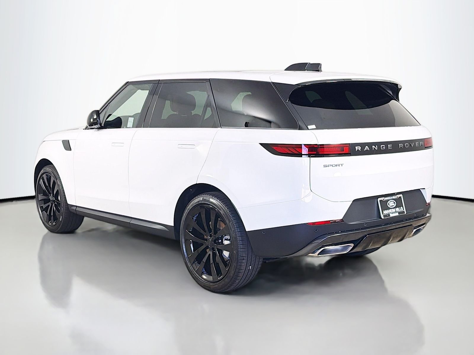 New 2026 Fuji White Land Rover SE image 3