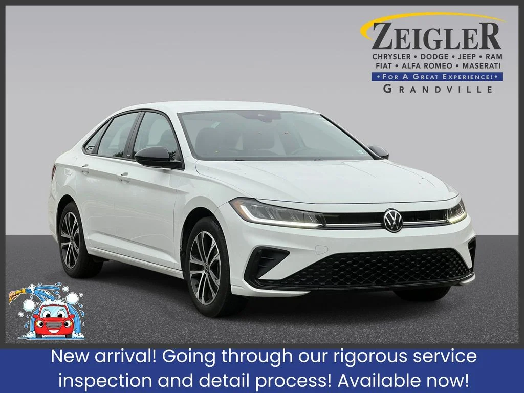 Used 2025 Blue Volkswagen 1.5T Sport image 1
