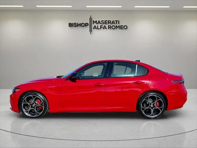 New 2025 Alfa Rosso (Red) Exterior Paint Alfa Romeo  image 4