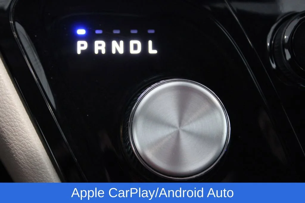 Used 2023 White Chrysler Touring L image 18