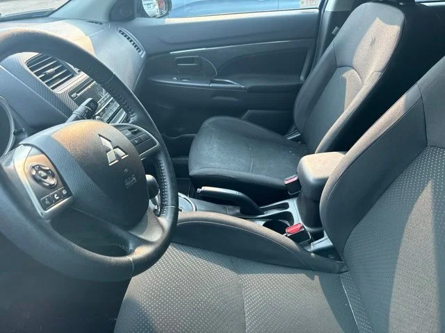Used 2015 Octane Blue Metallic Mitsubishi ES image 5
