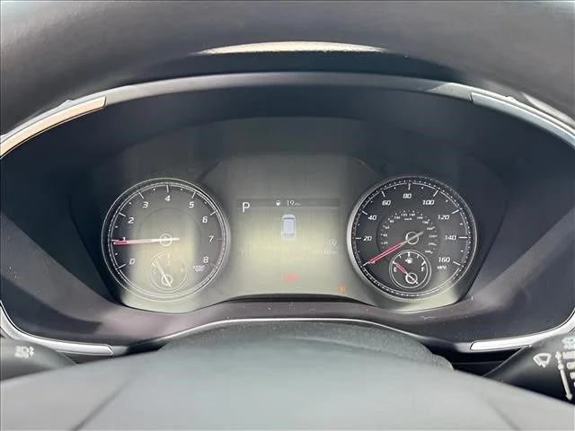 Used 2022 Silver Hyundai SEL image 23