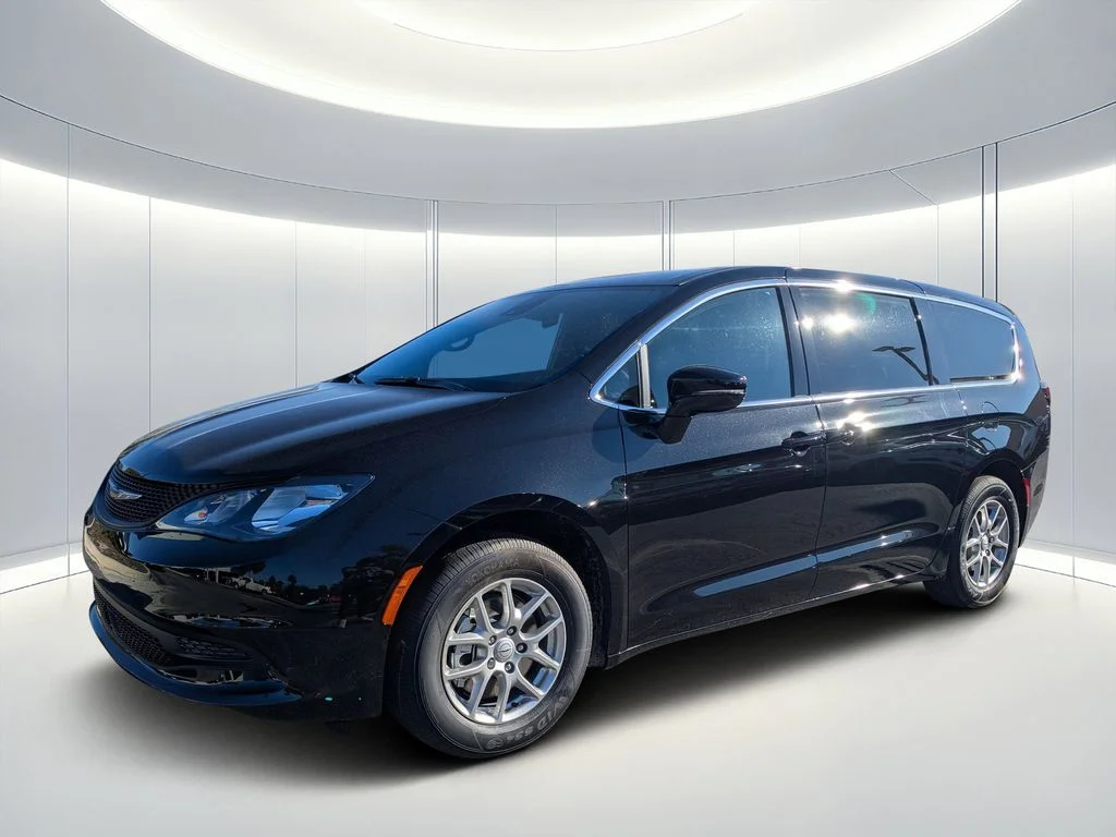New 2026 Diamond Black Crystal Pearl-Coat Exterior Paint Chrysler LX image 7