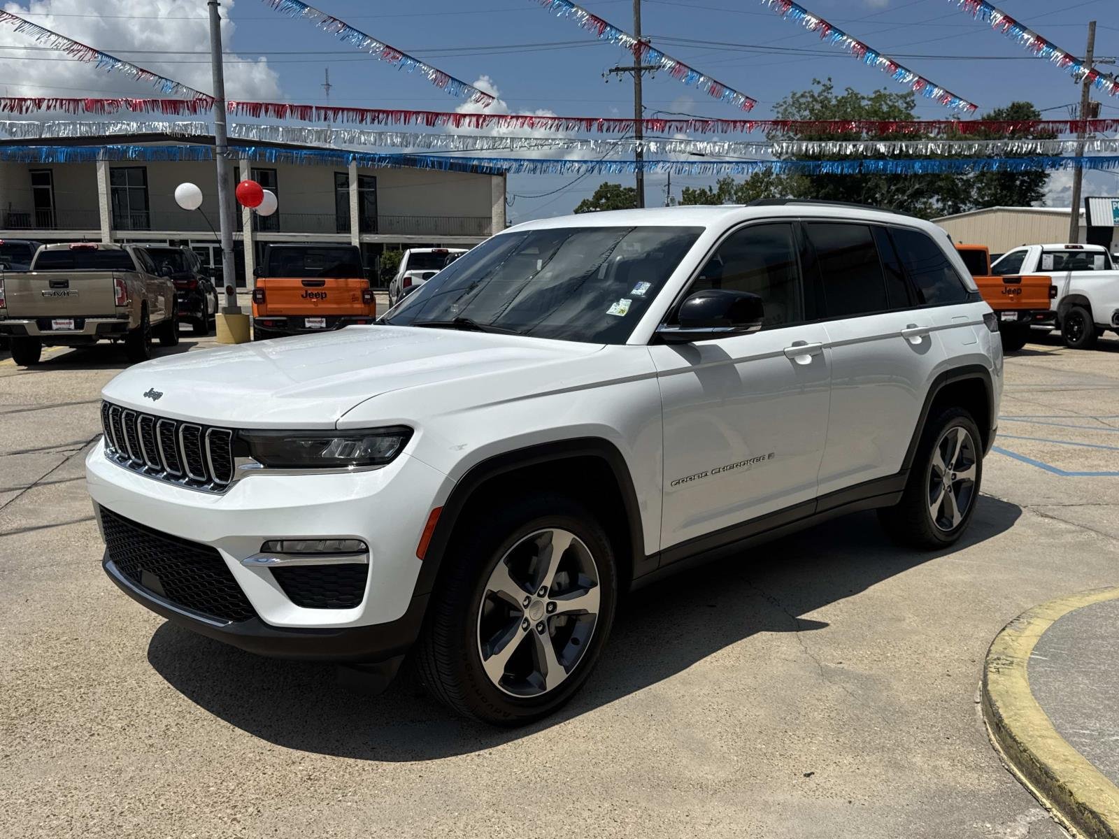 Used 2023 Bright White Clearcoat Jeep Limited image 3