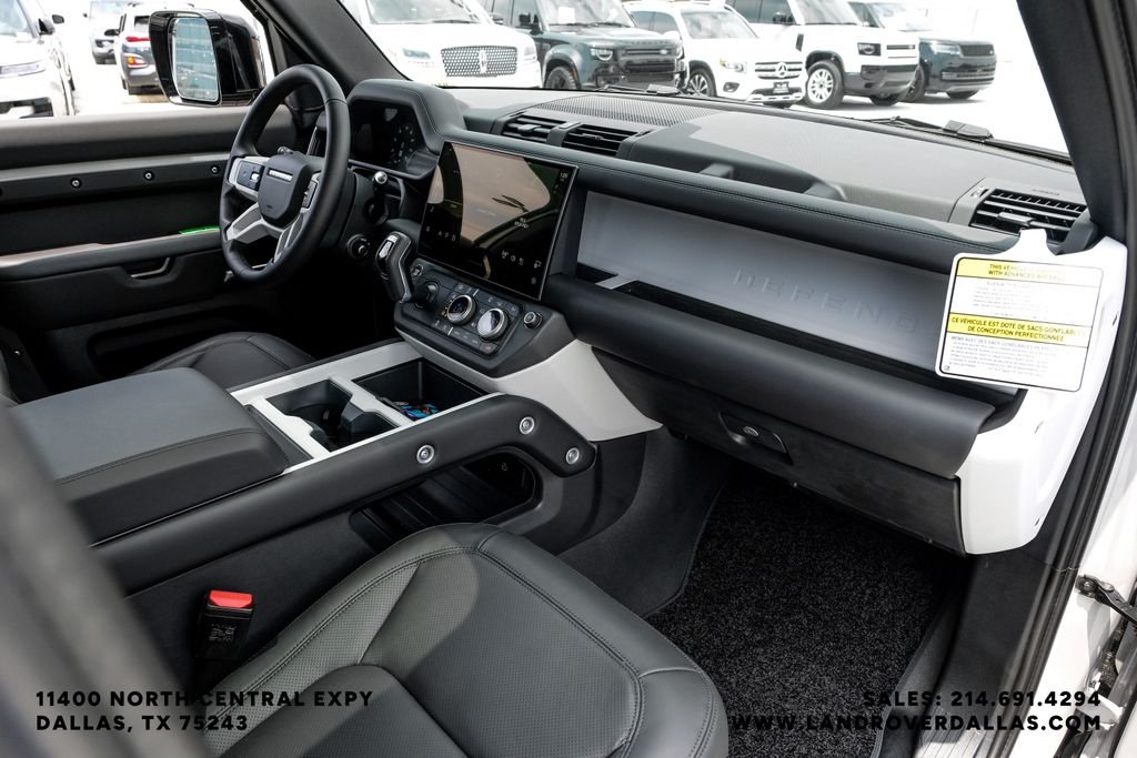 New 2026 Borasco Grey Metallic Land Rover X-Dynamic SE image 12