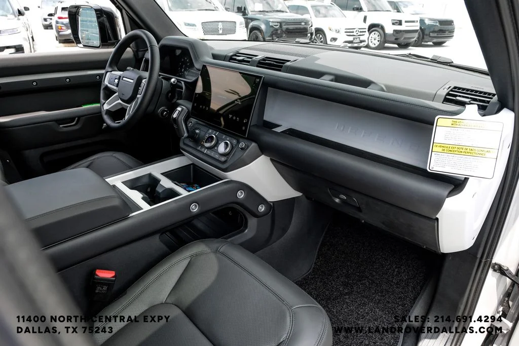 New 2026 Borasco Grey Metallic Land Rover X-Dynamic SE image 12