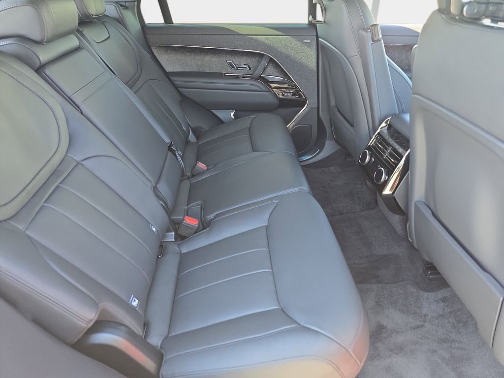 2025 Land Rover Range Rover Sport SE - Photo 11