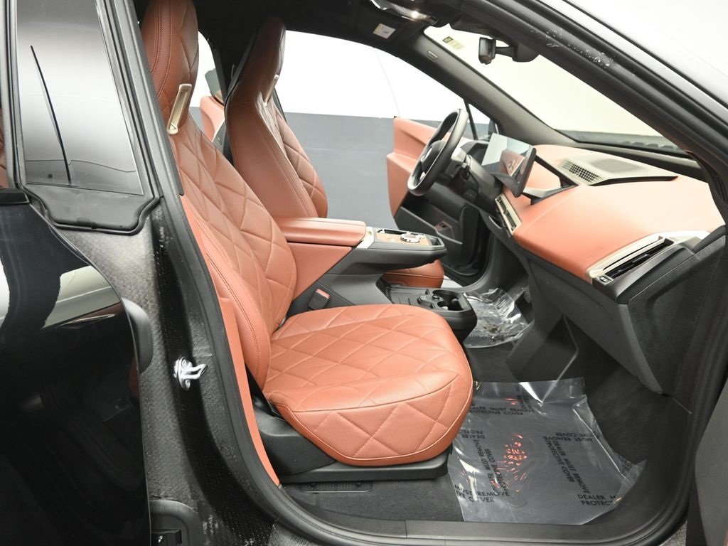 2023 BMW IX - Image 30