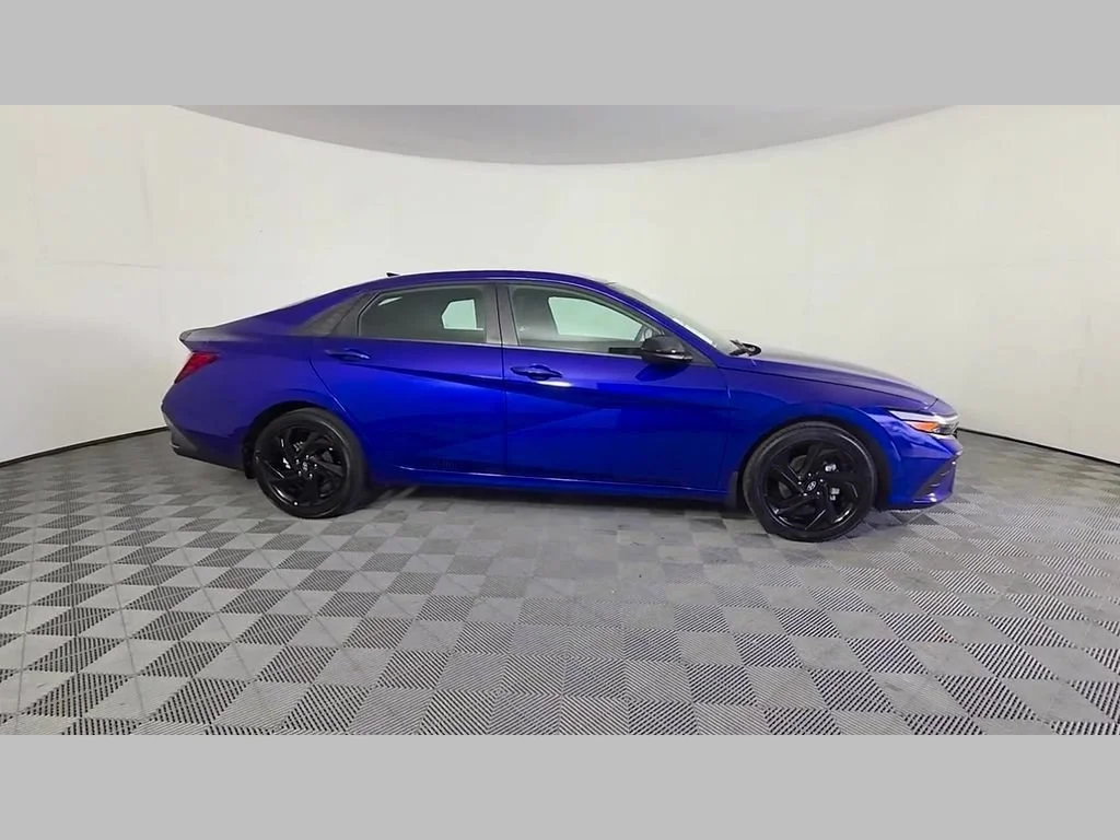 Used 2026 Intense Blue Hyundai SEL Sport image 35