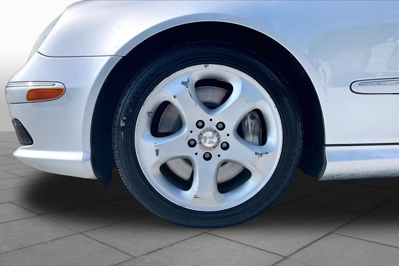 Used 2004 Brilliant Silver Metallic Mercedes-Benz 5.0L image 9