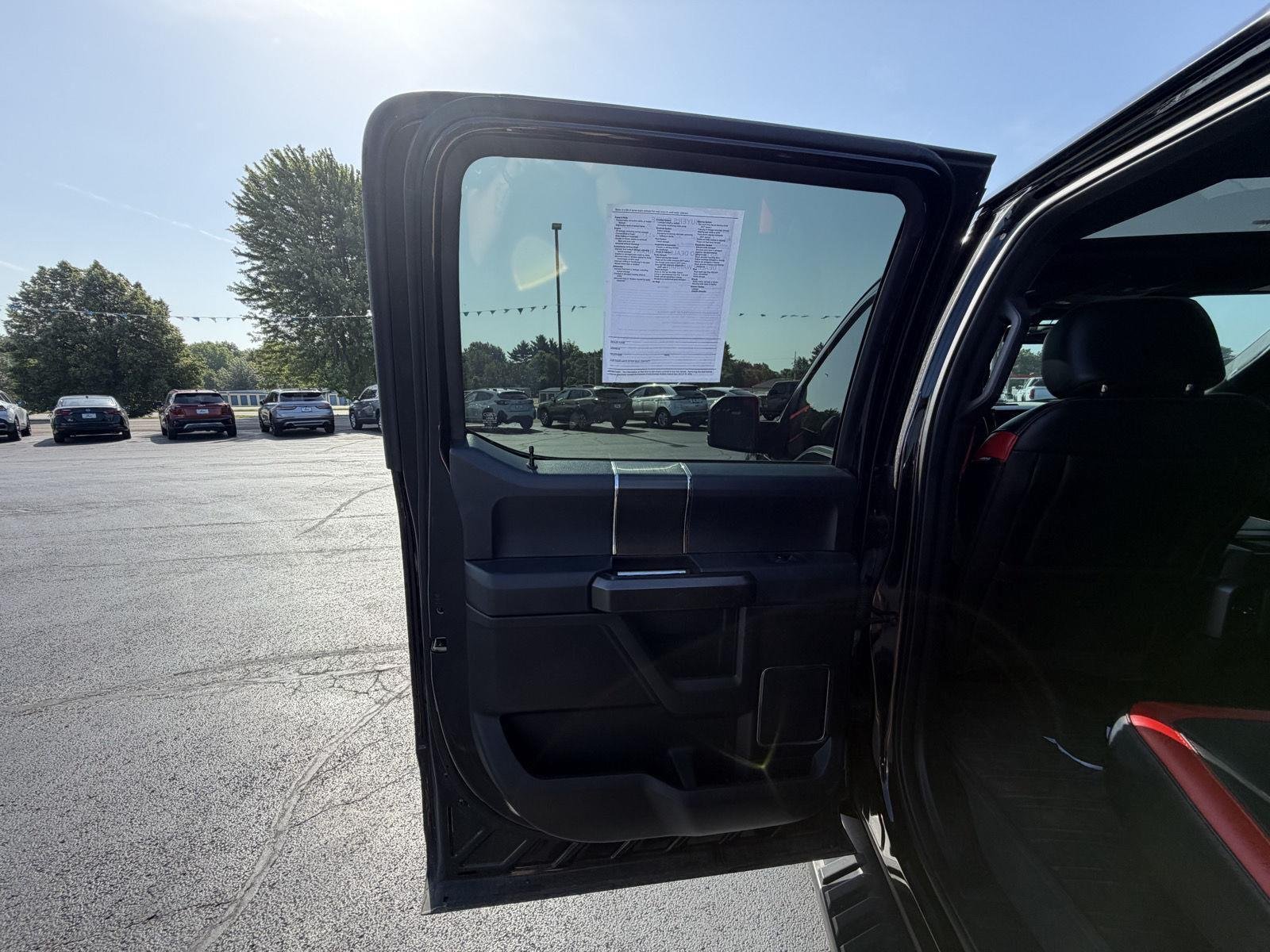 Used 2020 Agate Black Metallic Ford LARIAT image 25