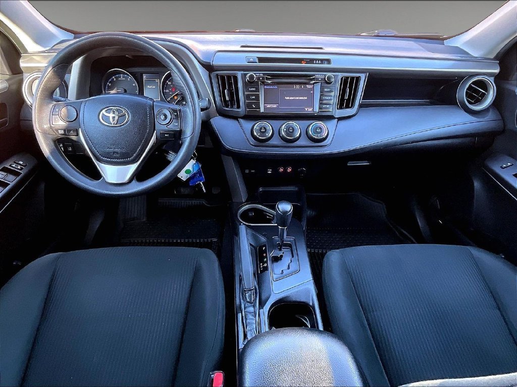 Used 2018 White Toyota LE image 21