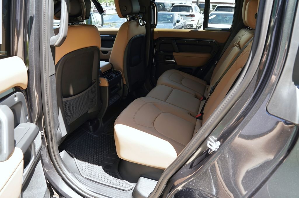 Used 2026 Gray Land Rover X-Dynamic SE image 28