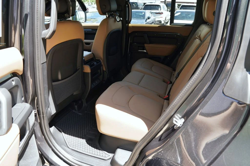 New 2026 Carpathian Grey Land Rover X-Dynamic SE image 29