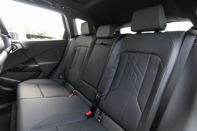 New 2026 Dark Graphite Metallic BMW 30 xDrive image 31
