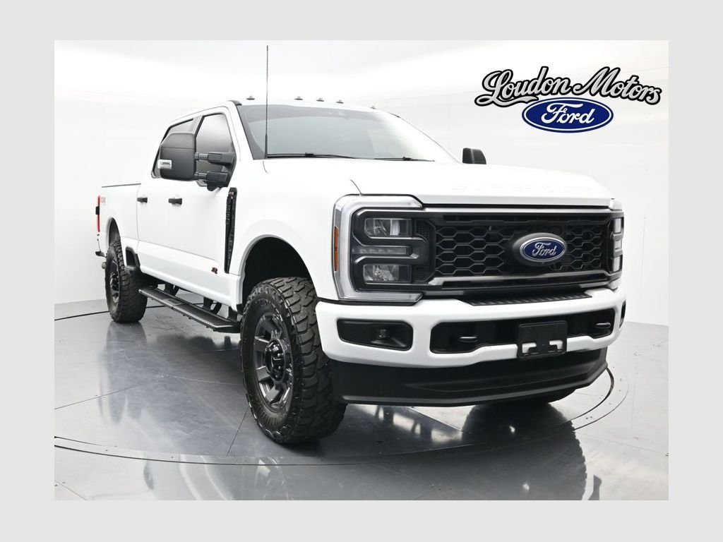 Used 2025 Oxford White Ford XL image 1