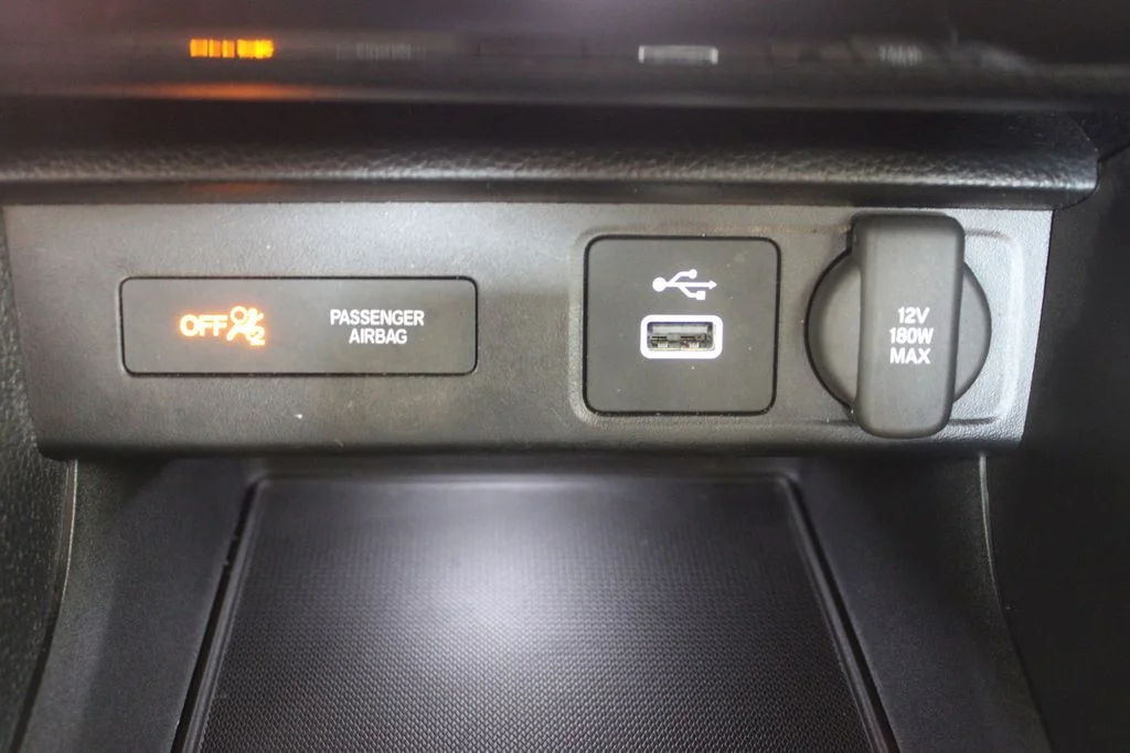 Used 2024  Acura Base image 19