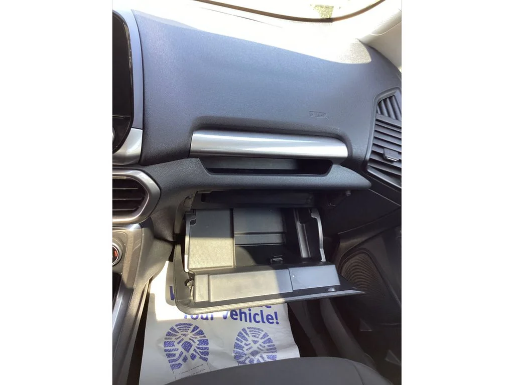 Used 2018 White Ford SE image 31