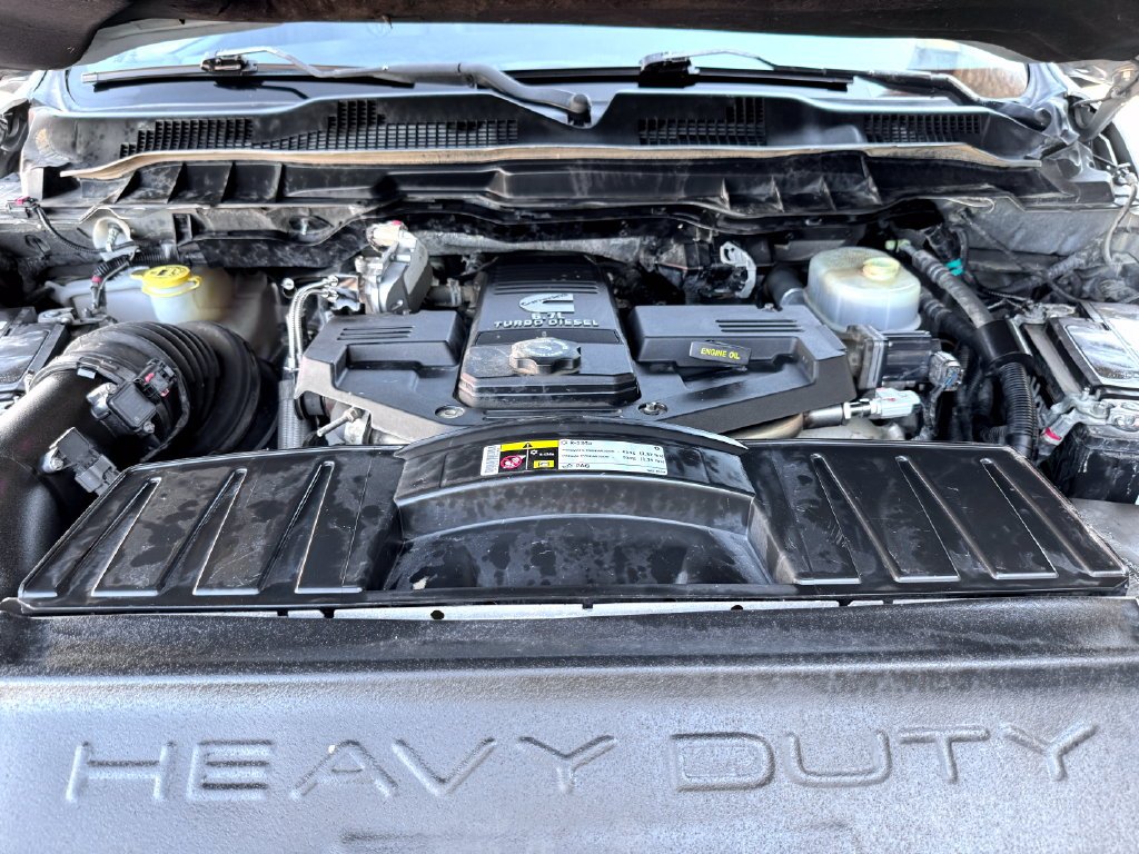 Used 2012 Silver Ram Laramie image 14