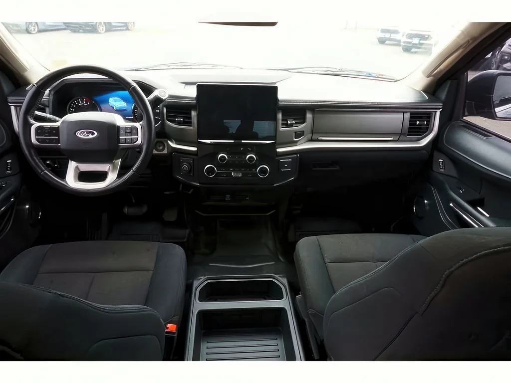 Used 2022 Iconic Silver Metallic Ford XL image 13
