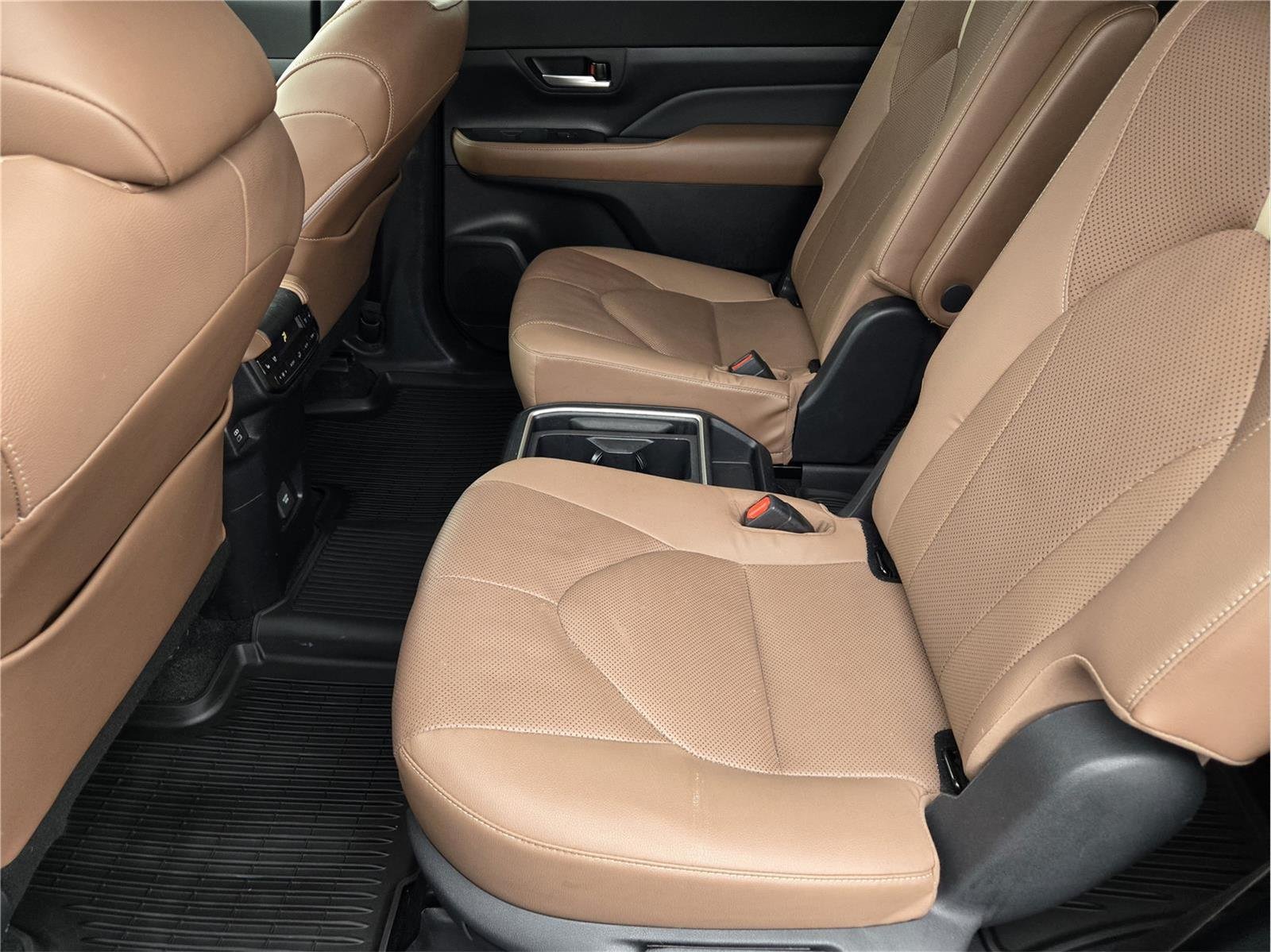 Used 2024 Celestial Silver Metallic Toyota Platinum image 29