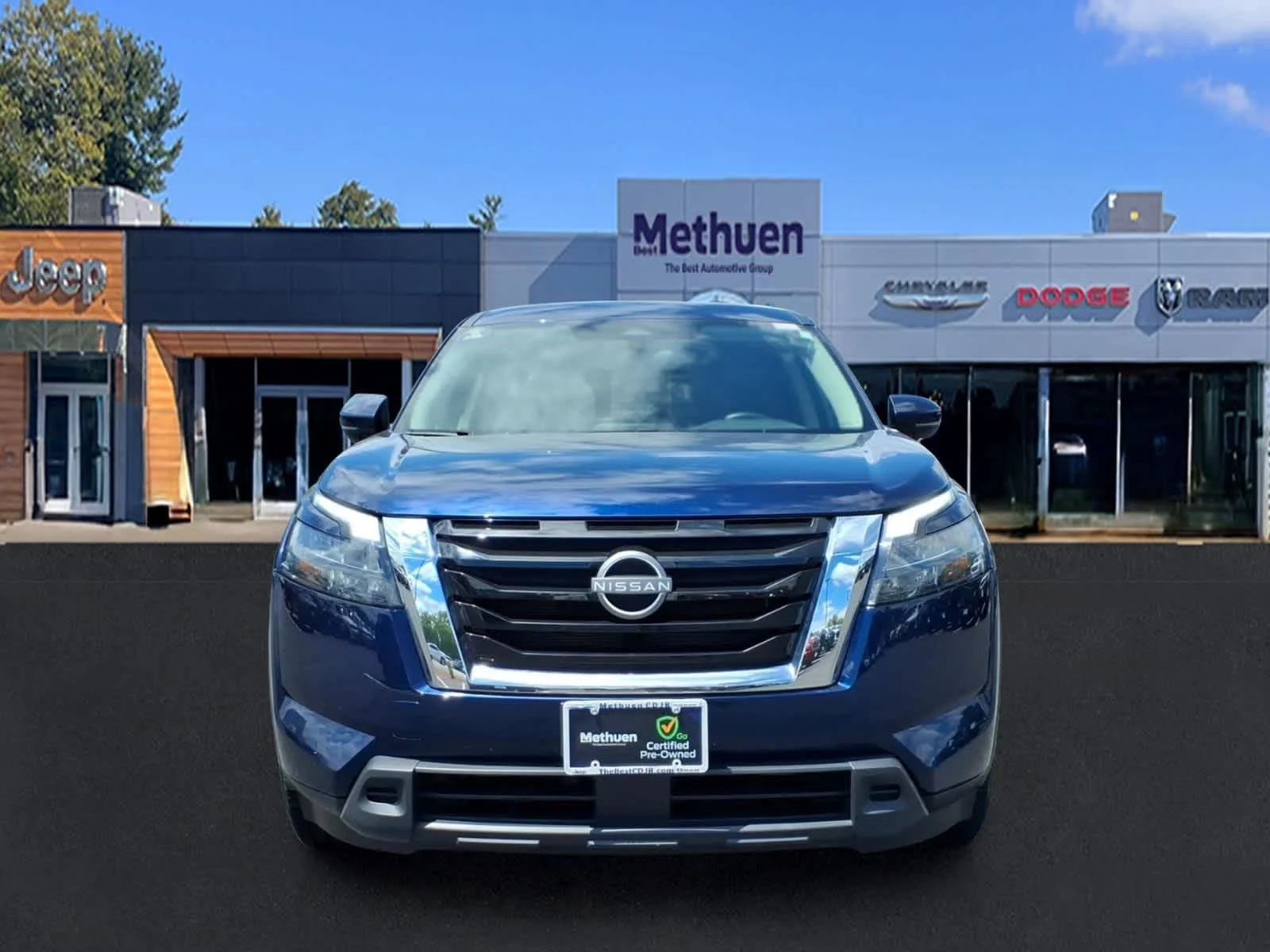 Used 2024 Deep Ocean Blue Pearl Nissan SV image 10