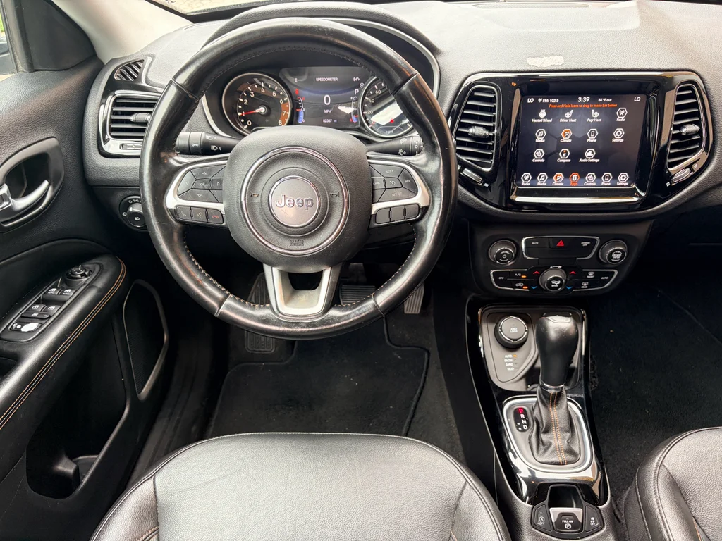 Used 2020 Olive Green Pearlcoat Jeep Limited image 14