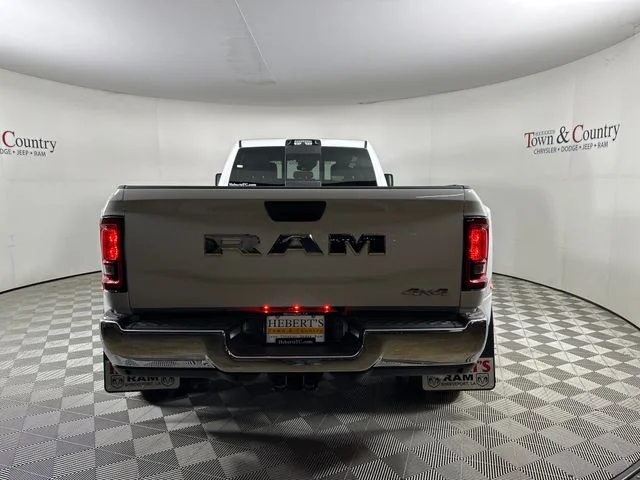 New 2026 Bright White Clear-Coat Exterior Paint RAM Tradesman image 9