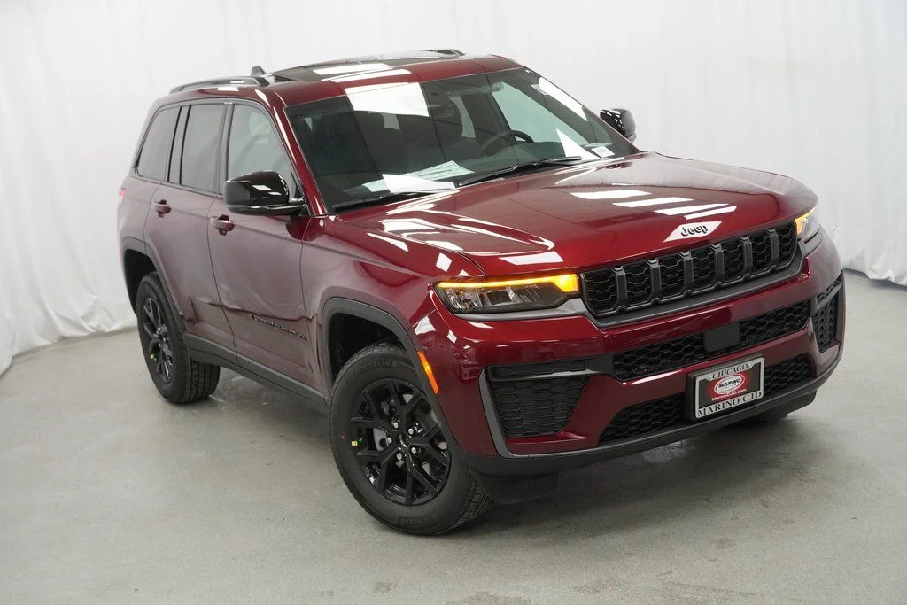 New 2026 Velvet Red Pearl-Coat Exterior Paint Jeep Altitude image 8