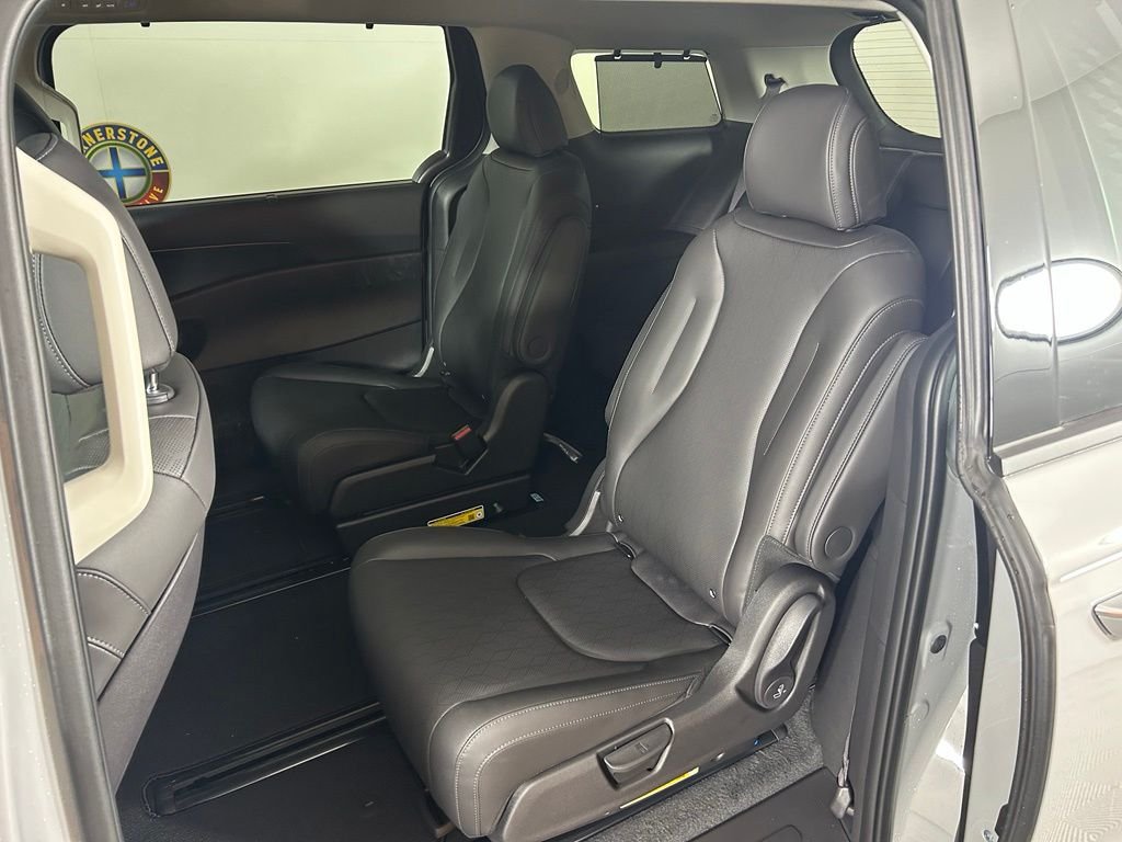 New 2027 White Kia EX image 15