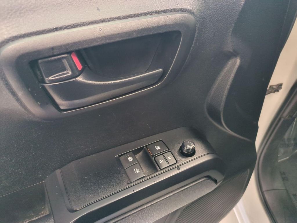 2022 Toyota Tacoma SR - Photo 11