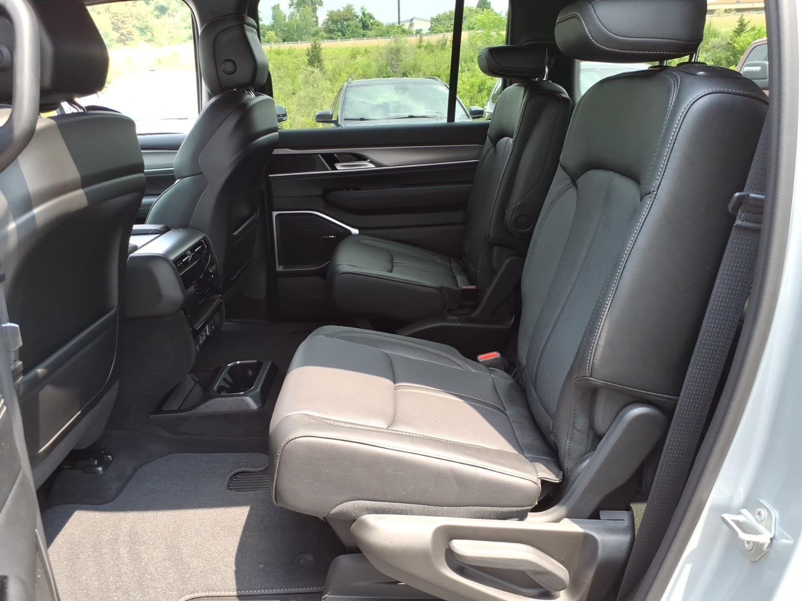 New 2026 Silver Zynith Jeep Limited Altitude image 6