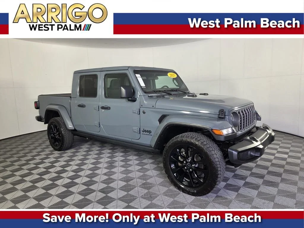 2025 Jeep Gladiator Nighthawk Auto's photo