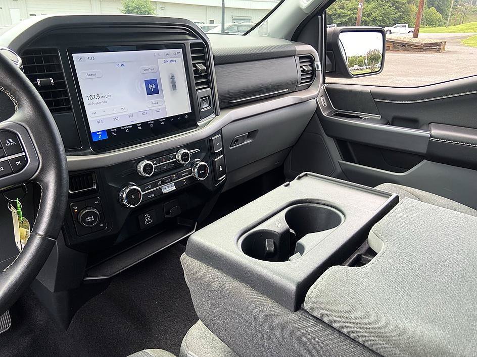 Used 2025 Black Metallic Ford XLT image 18