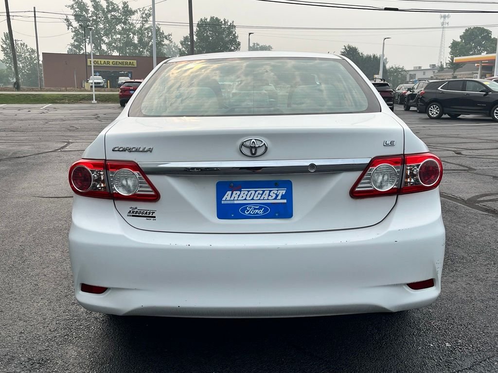 Used 2012 White Toyota LE image 5