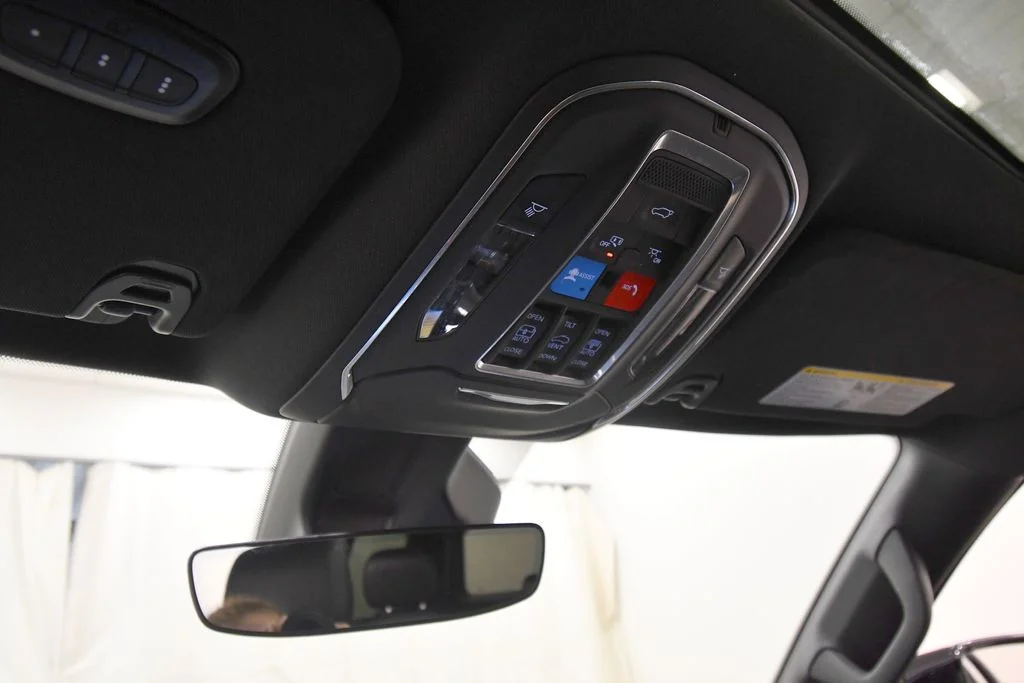 Used 2024 Silver Jeep Base image 27
