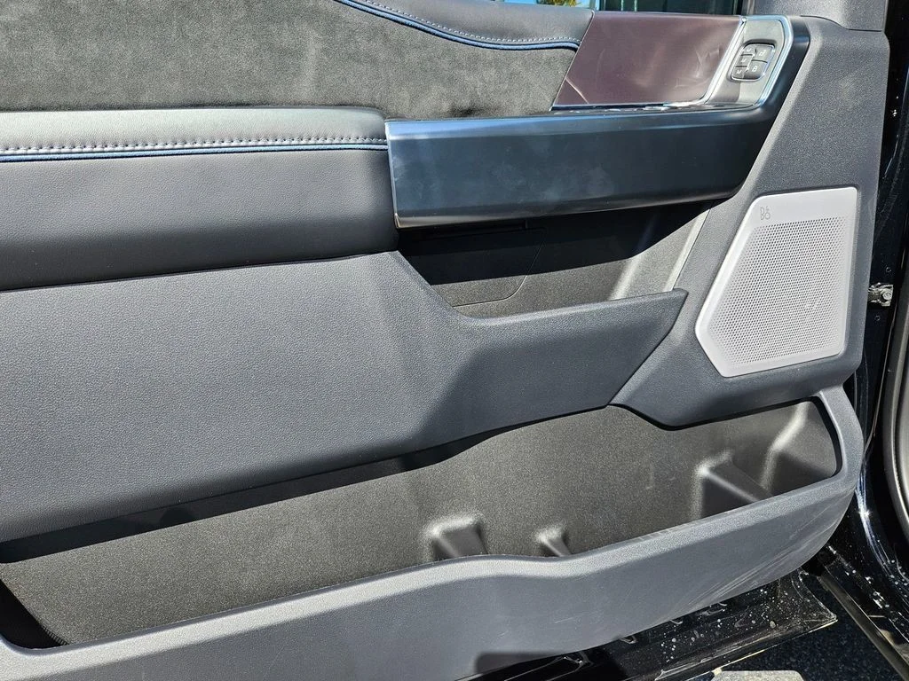 2026 Ford F-350 Super Duty Platinum - Photo 14