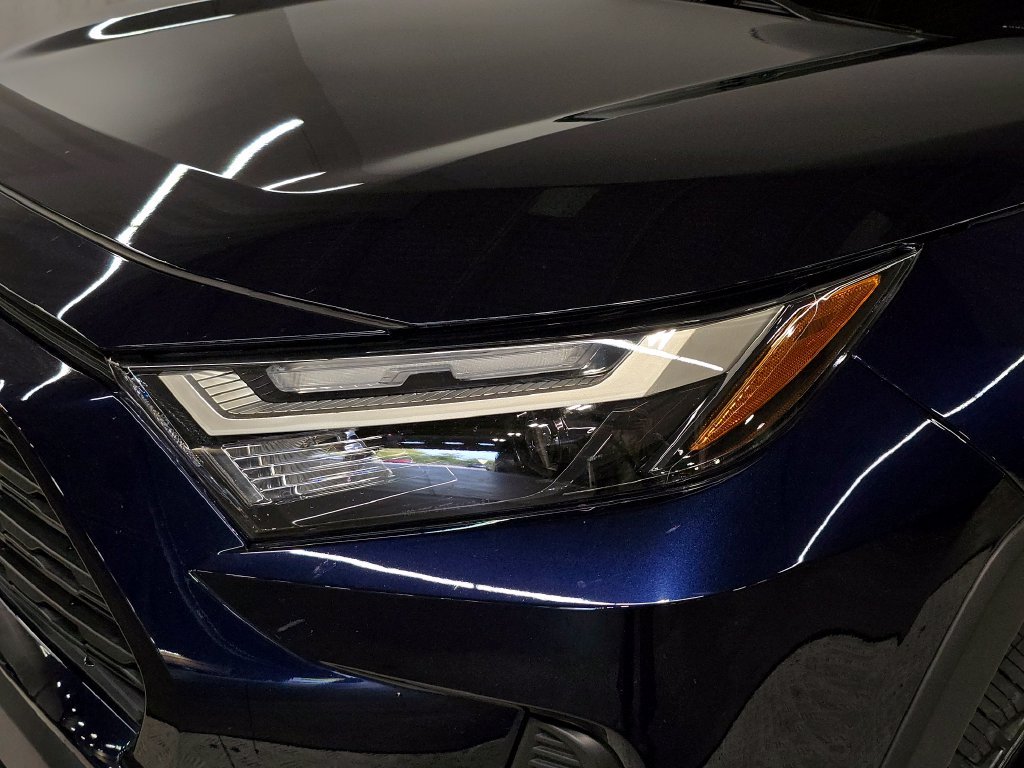 Certified Used 2025  Toyota XLE image 12