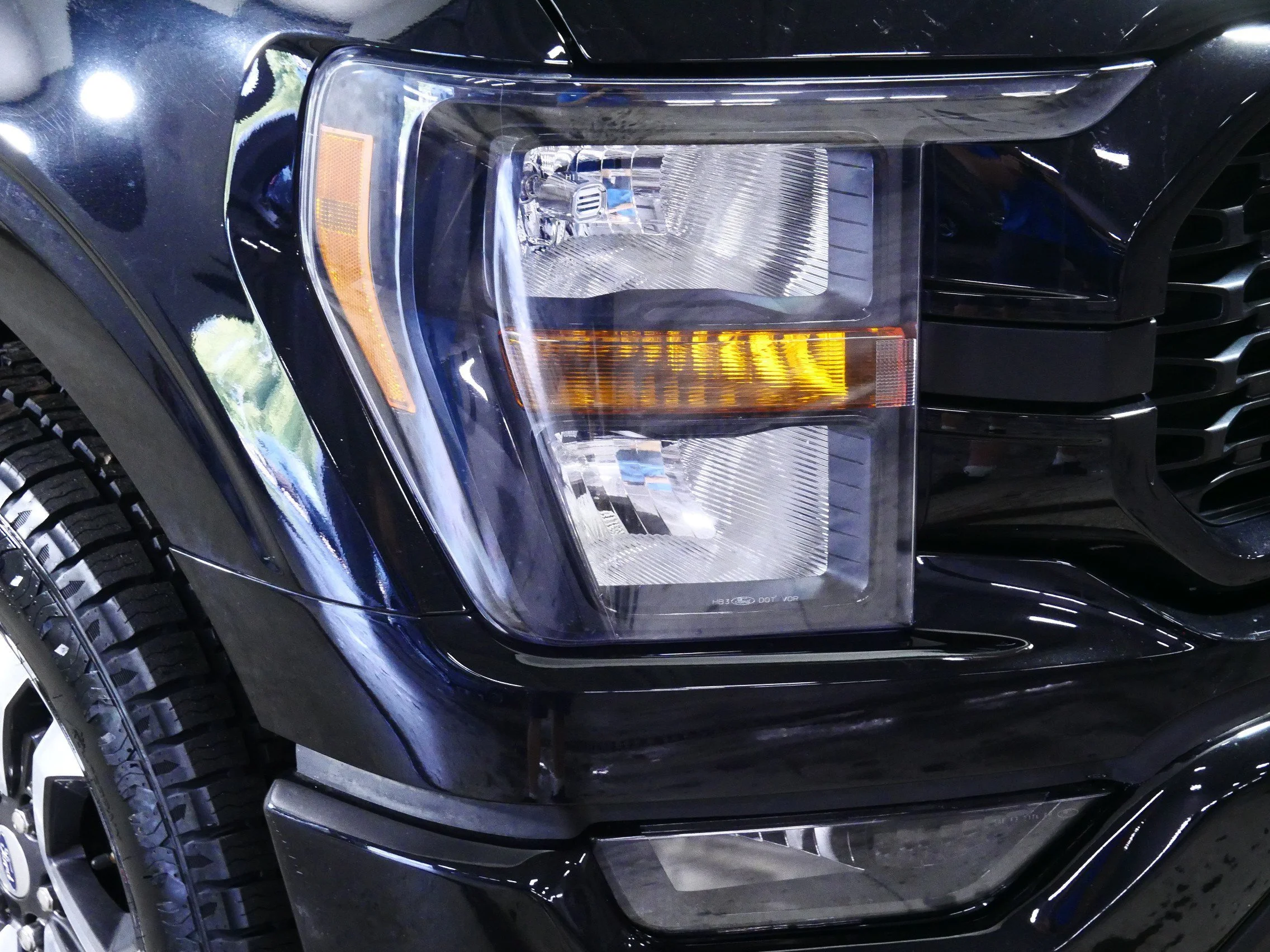Used 2023 Agate Black Metallic Ford XLT image 16