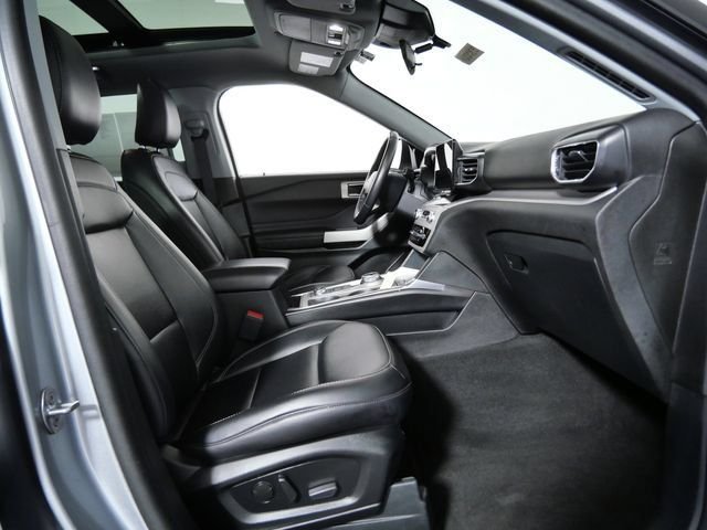Used 2024 Silver Ford XLT image 10