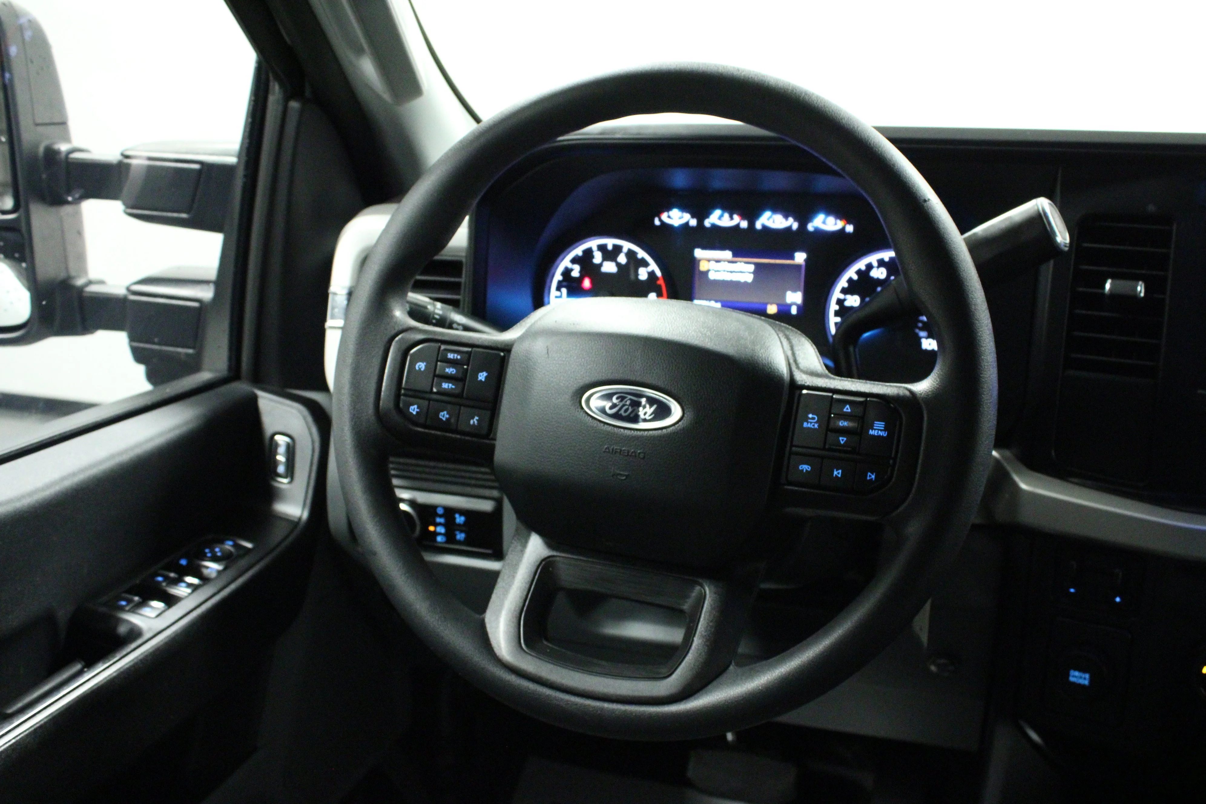 Used 2024 Oxford White Ford XL image 17