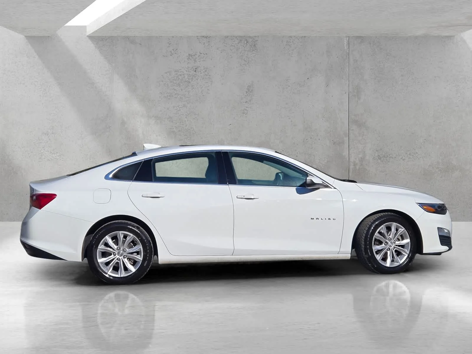 Used 2023 Summit White Chevrolet LT image 3