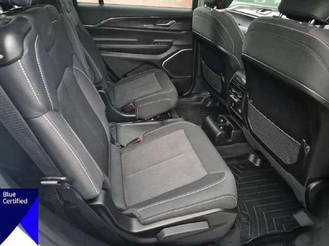 Used 2022 White Jeep Laredo image 33