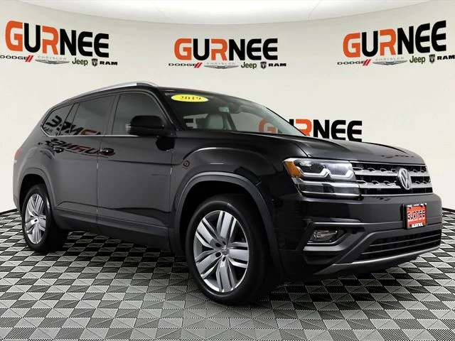 Used 2019 Black Volkswagen 3.6L V6 SE image 2