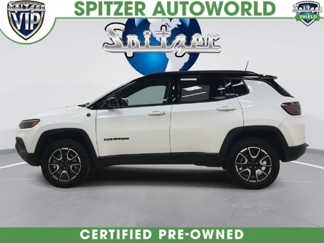 Used 2025 White Jeep Trailhawk image 12