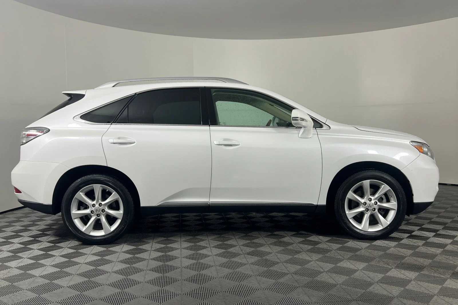Used 2011 Starfire Pearl Lexus 4DR AWD image 2
